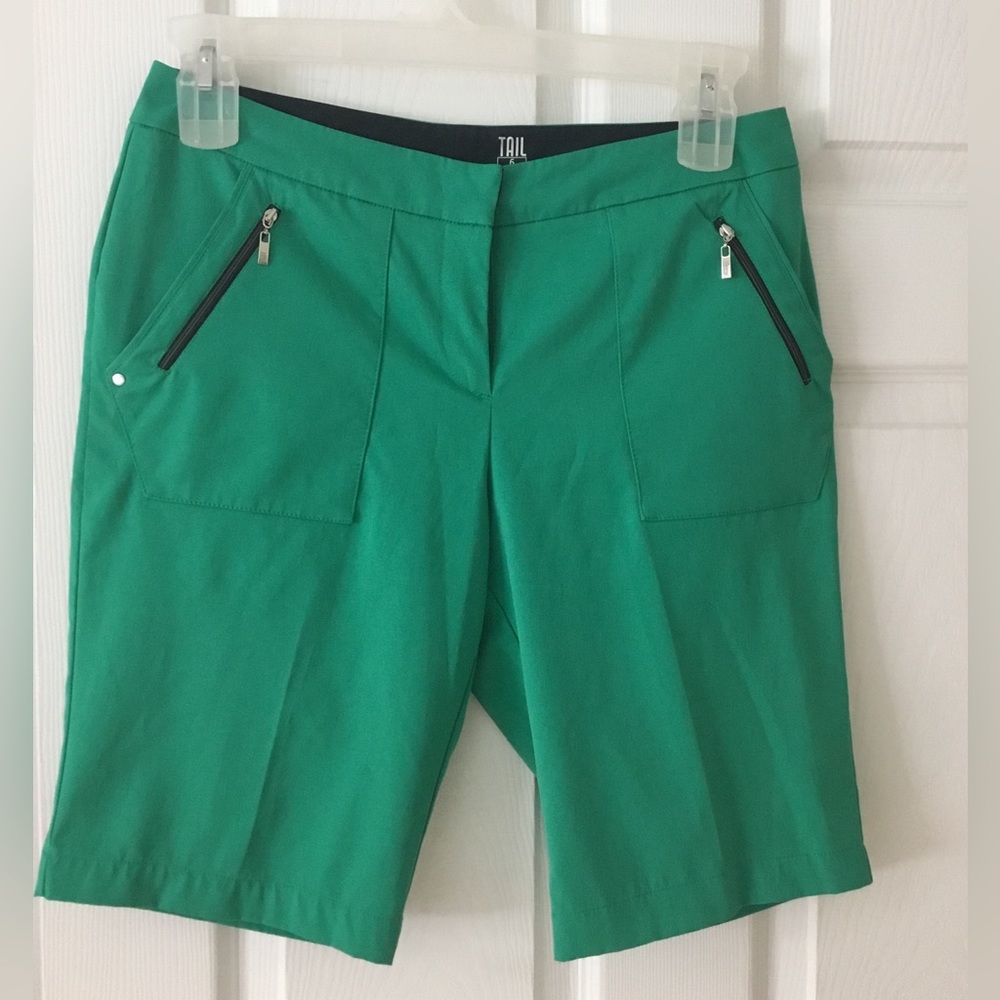 Tail golf shorts